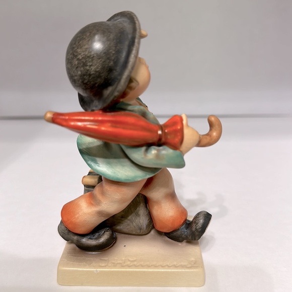 D💙TM3 ‘Merry Wanderer’ Hummel Goebel #11/0 - Picture 4 of 8